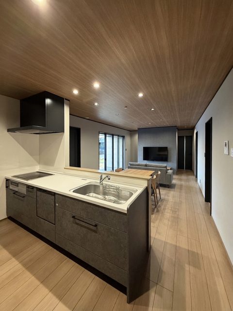 西都市右松｢家族団欒を楽しむインナーテラスのある家｣